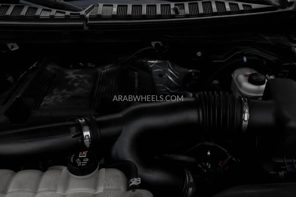 Ford Expedition 2019 for Sale in Dubai Image-16