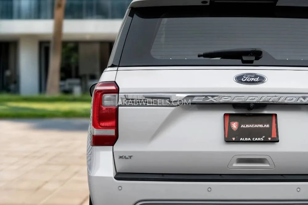 Ford Expedition 2019 for Sale in Dubai Image-6