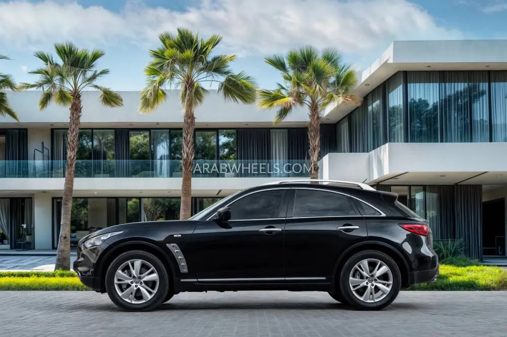 Infiniti QX70 2019 for Sale in Dubai Image-18