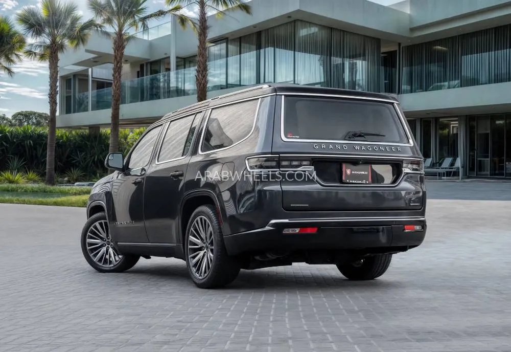 Jeep Grand Wagoneer 2023 for Sale in Dubai Image-3