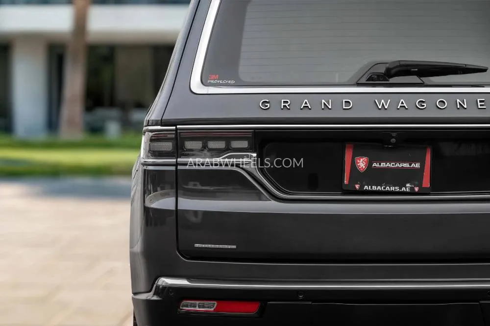 Jeep Grand Wagoneer 2023 for Sale in Dubai Image-6