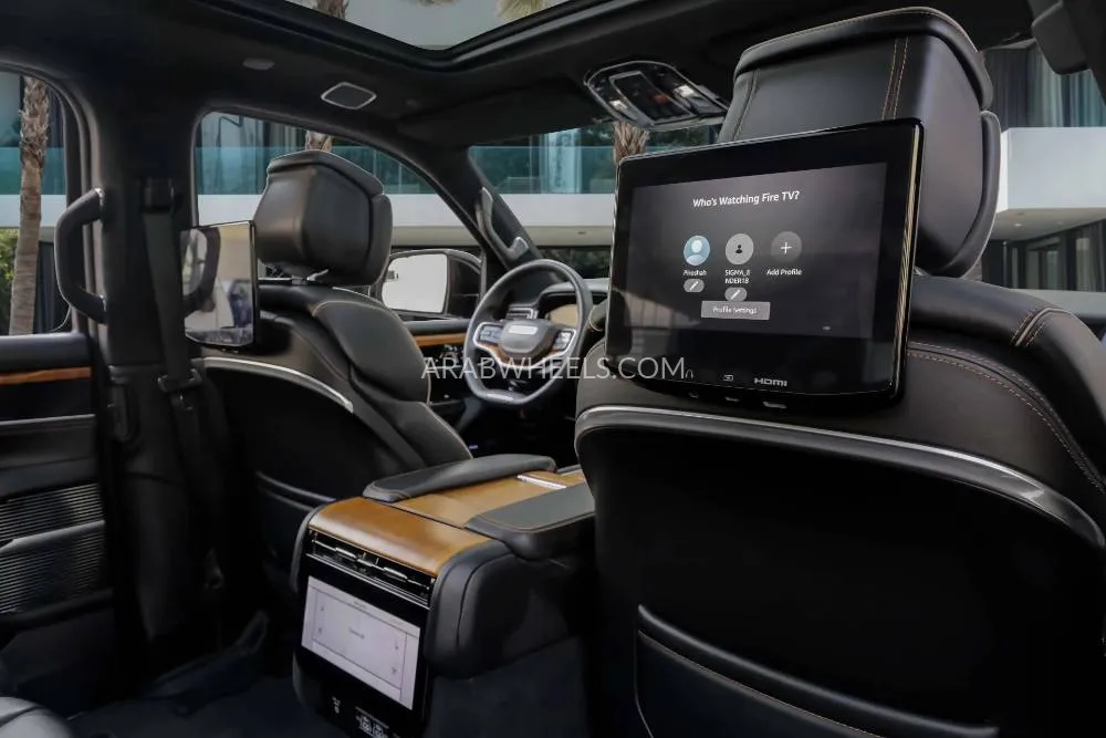 Jeep Grand Wagoneer 2023 for Sale in Dubai Image-12