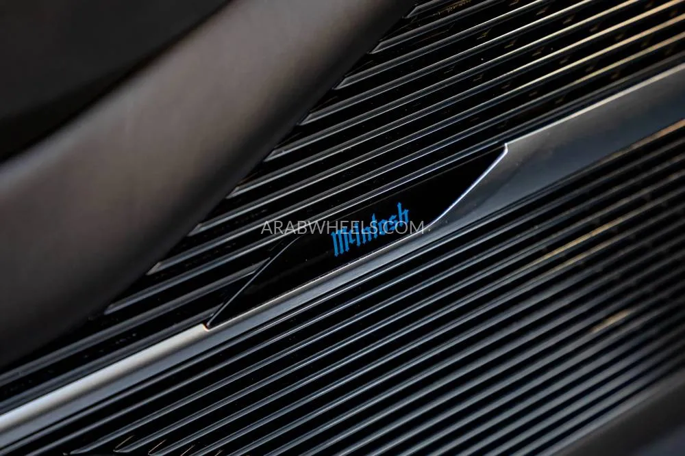 Jeep Grand Wagoneer 2023 for Sale in Dubai Image-16