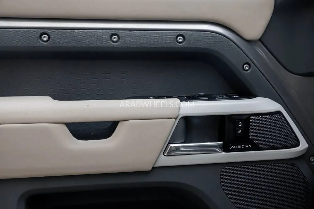 Land Rover Defender 2020 for Sale in Dubai Image-15