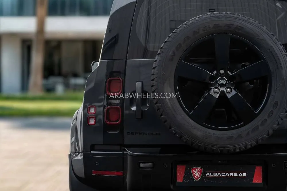Land Rover Defender 2023 for Sale in Dubai Image-6