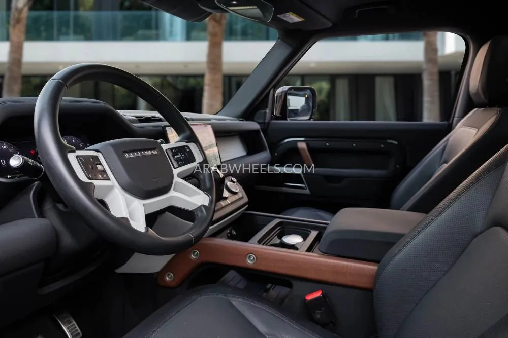 Land Rover Defender 2023 for Sale in Dubai Image-9