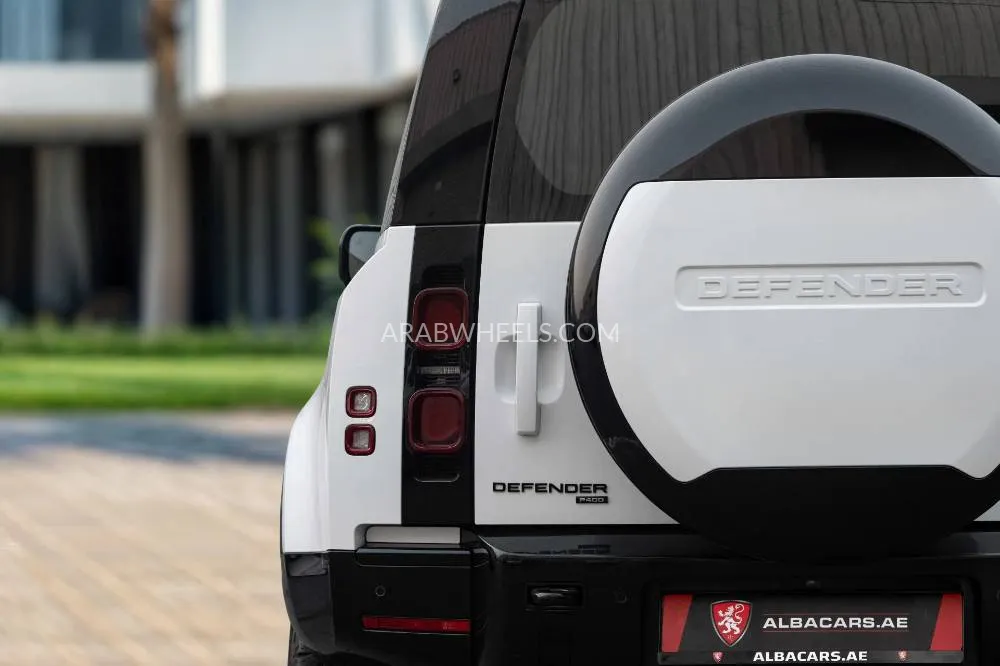 Land Rover Defender 2023 for Sale in Dubai Image-6