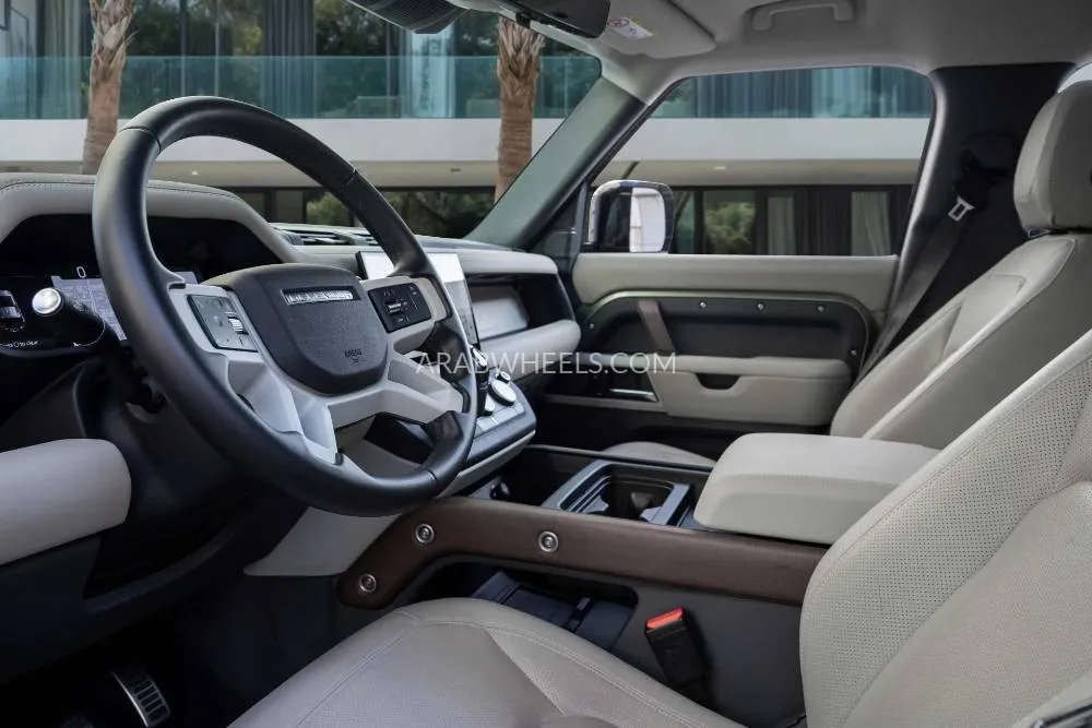 Land Rover Defender 2024 for Sale in Dubai Image-9