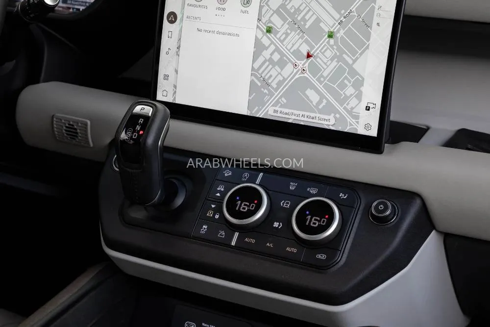 Land Rover Defender 2024 for Sale in Dubai Image-10