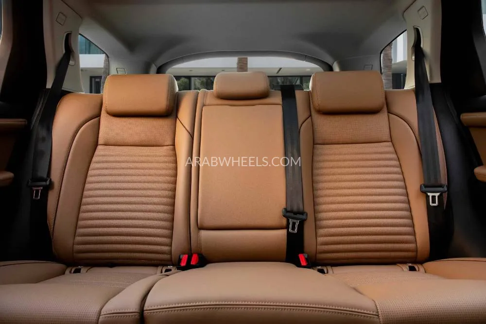 Land Rover Discovery Sport 2024 for Sale in Dubai Image-12
