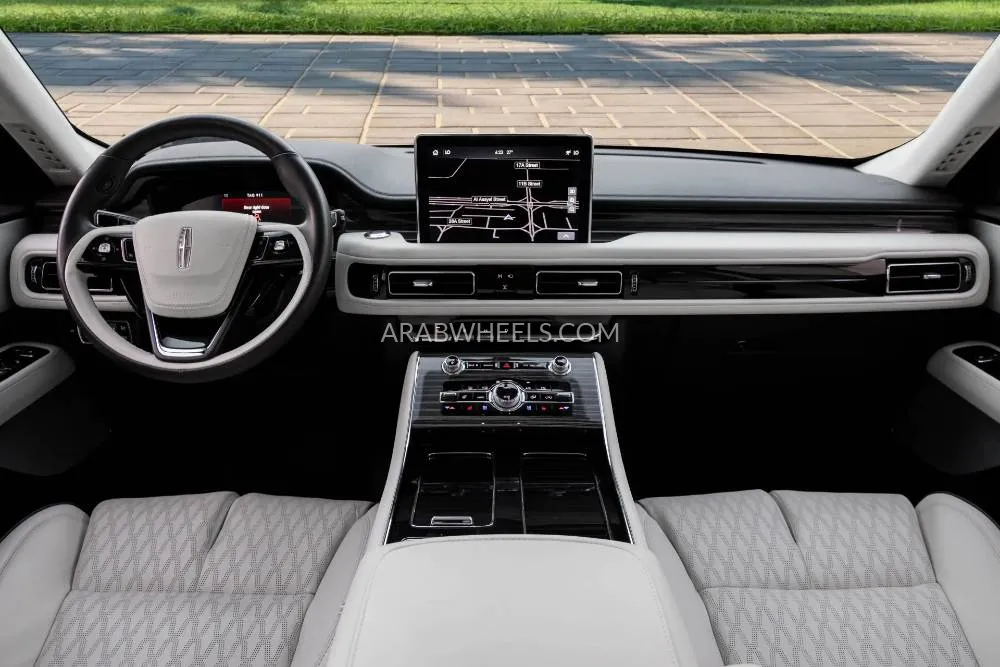 لينكون أفياتور 2023 for Sale in دبي Image-8