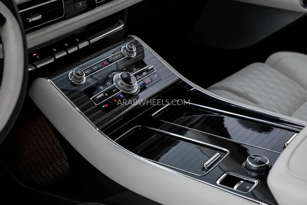 لينكون أفياتور 2023 for Sale in دبي Image-11