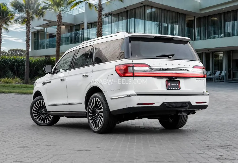 Lincoln Navigator 2021 for Sale in Dubai Image-3