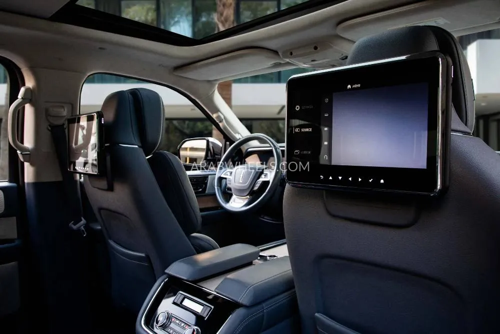 Lincoln Navigator 2021 for Sale in Dubai Image-12