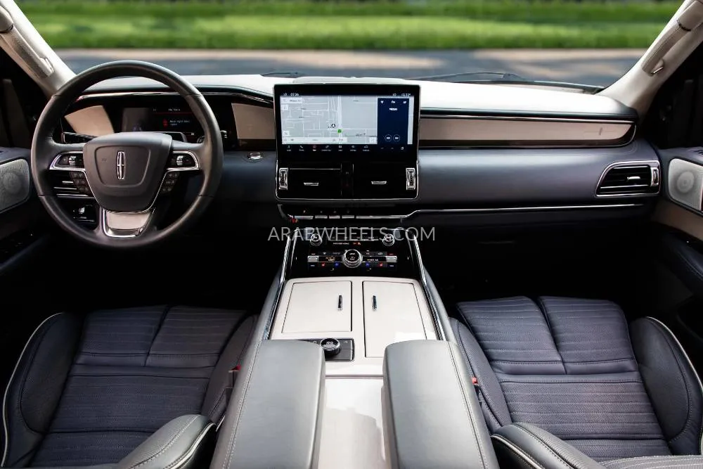 Lincoln Navigator 2023 for Sale in Dubai Image-8