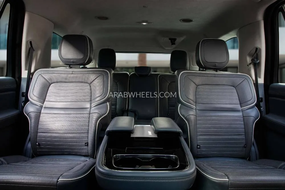 Lincoln Navigator 2023 for Sale in Dubai Image-13