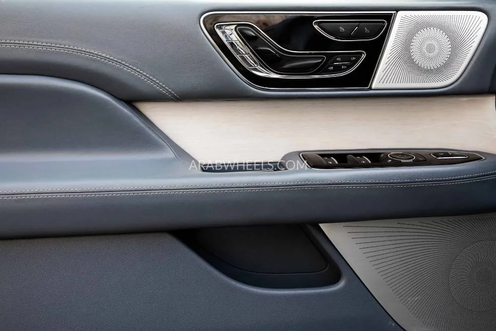 Lincoln Navigator 2023 for Sale in Dubai Image-17