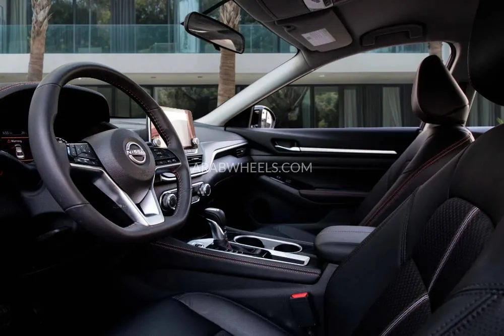 Nissan Altima 2024 for Sale in Dubai Image-9