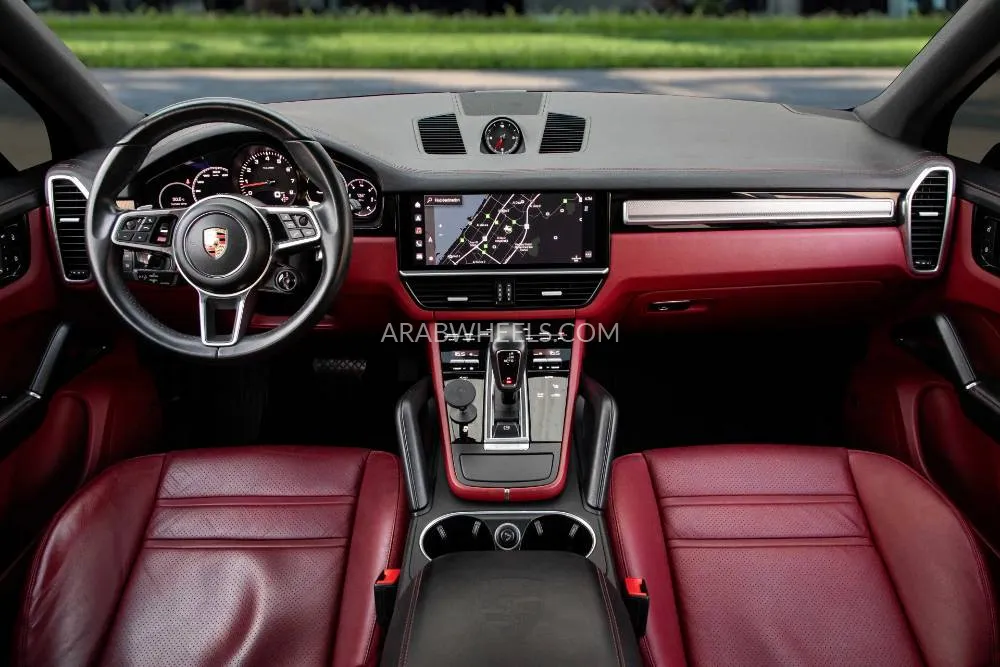 Porsche Cayenne 2022 for Sale in Dubai Image-8