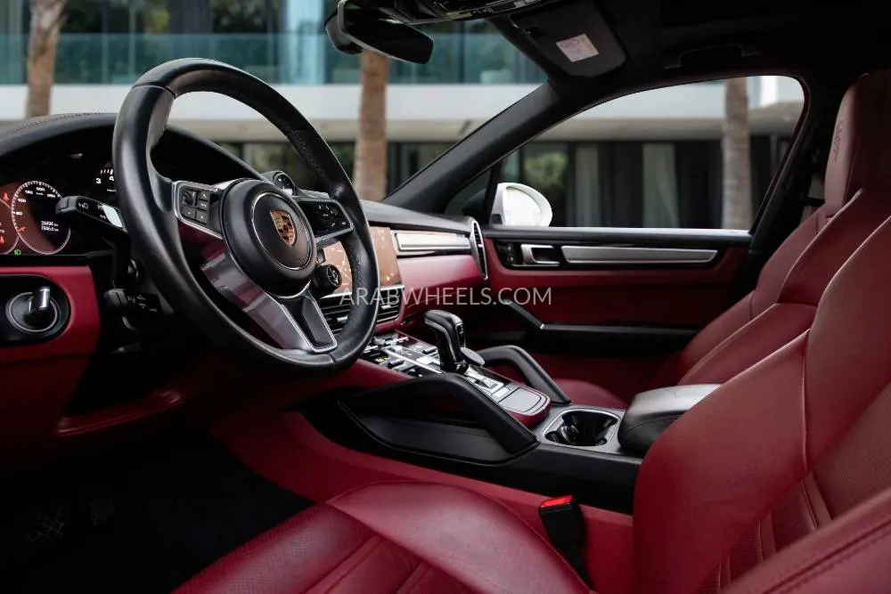 Porsche Cayenne 2022 for Sale in Dubai Image-9