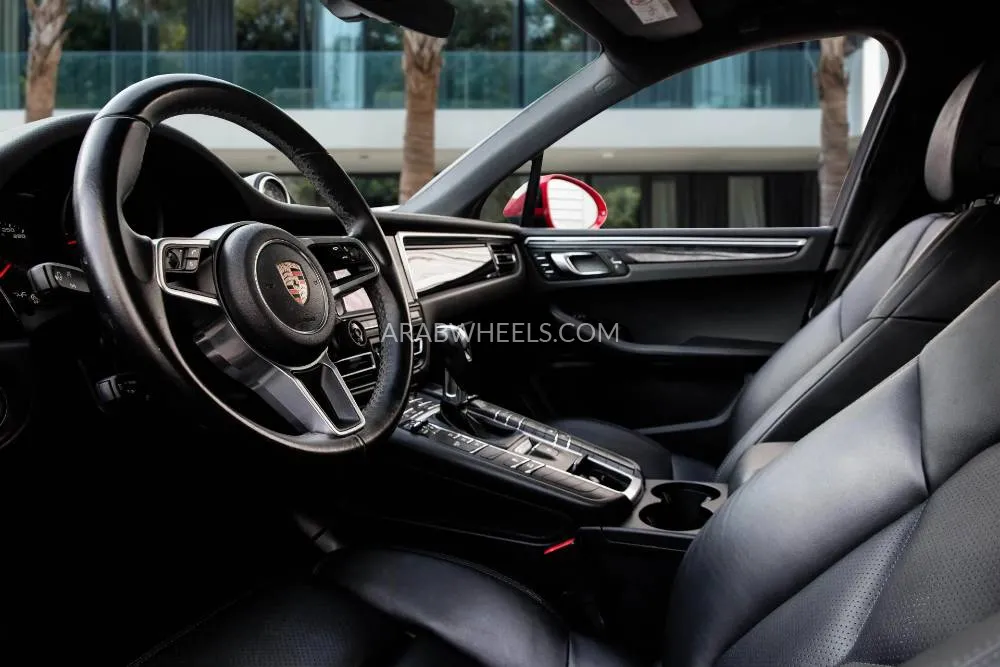 Porsche Macan 2019 for Sale in Dubai Image-9