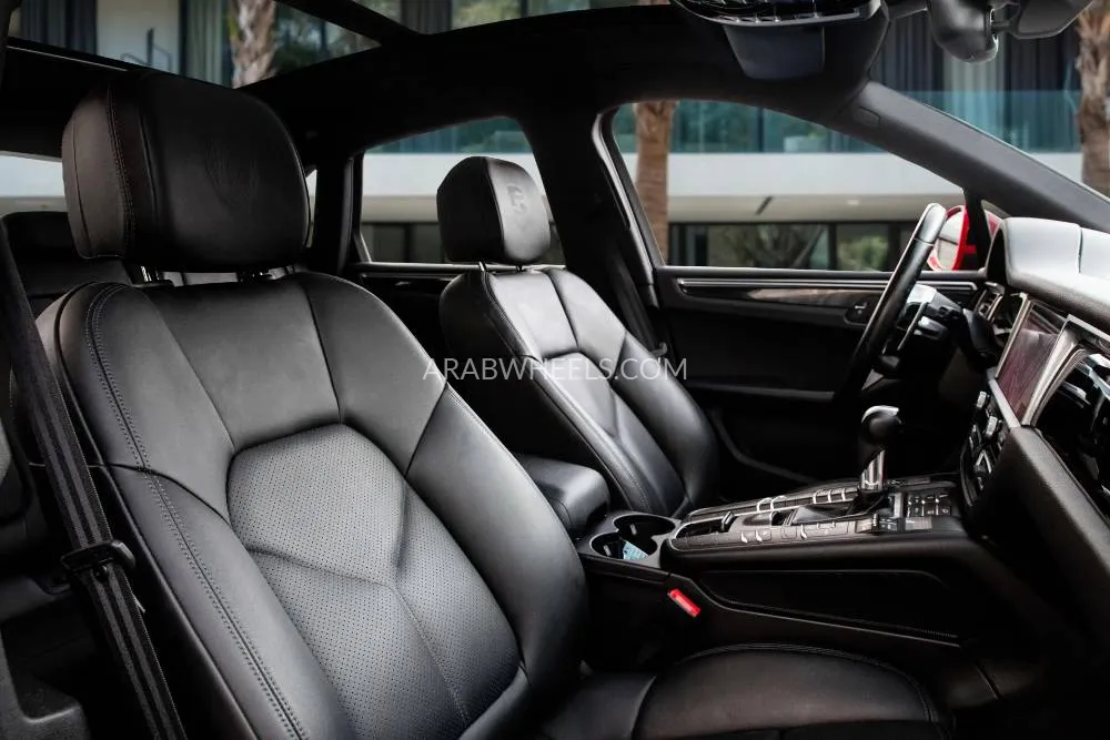 Porsche Macan 2019 for Sale in Dubai Image-11