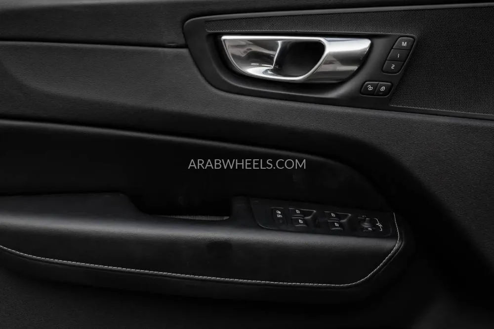 Volvo XC60 2019 for Sale in Dubai Image-15