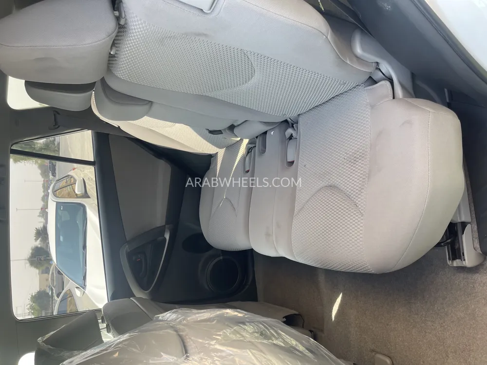 Toyota Rav4 2012 for Sale in Ras Al Khaimah Image-5