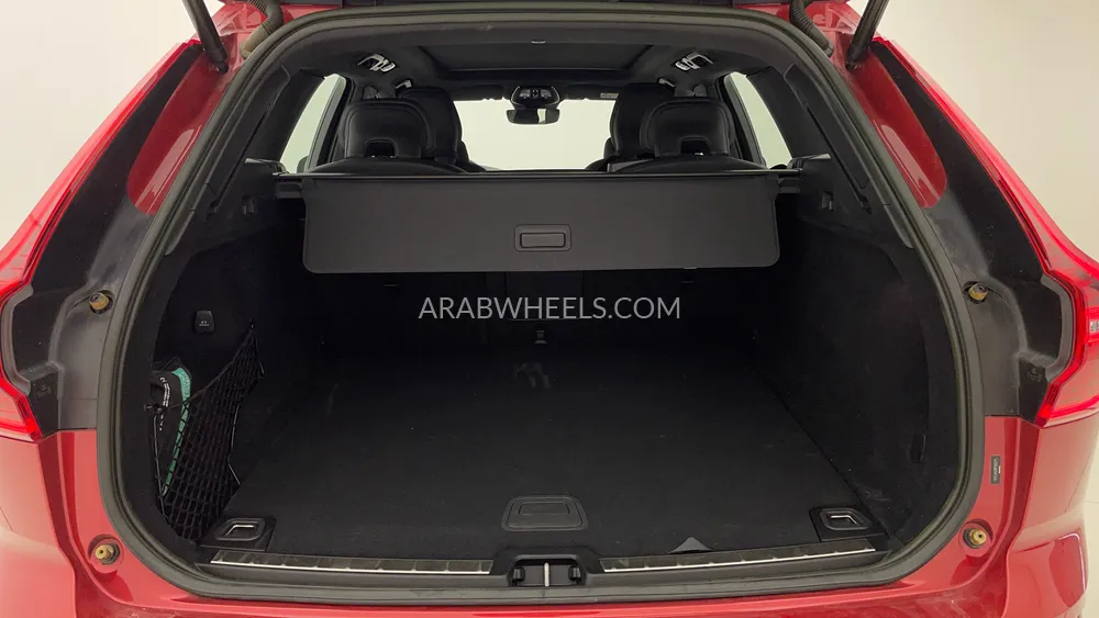 Volvo XC60 2023 for Sale in Dubai Image-30