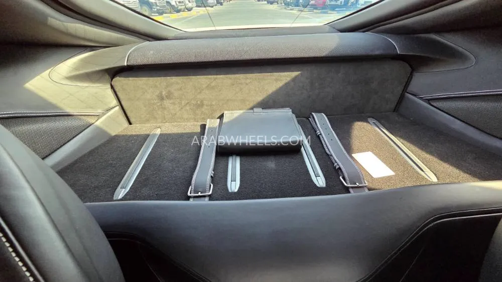 Ferrari F12 Berlinetta 2013 for Sale in Dubai Image-17