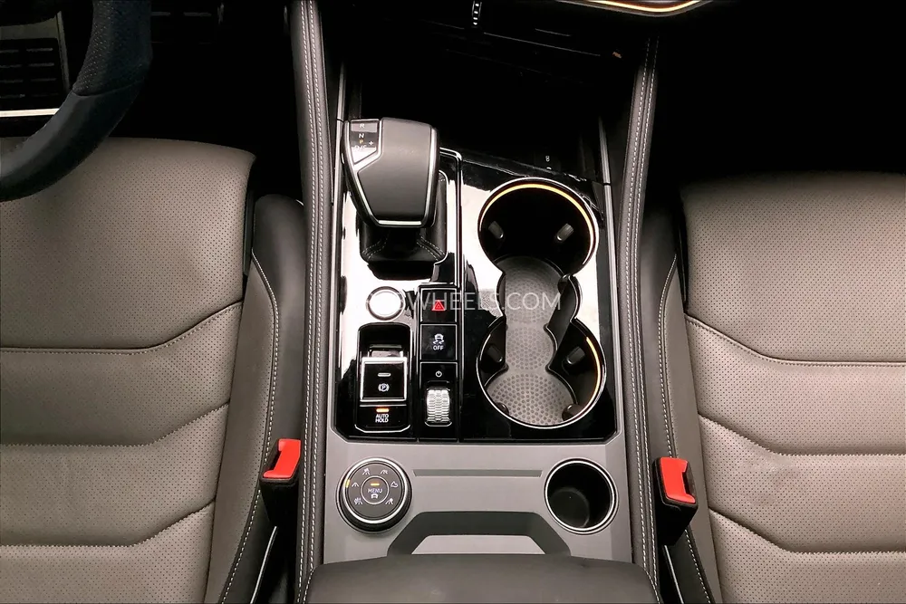 Volkswagen Touareg 2024 for Sale in Sharjah Image-15