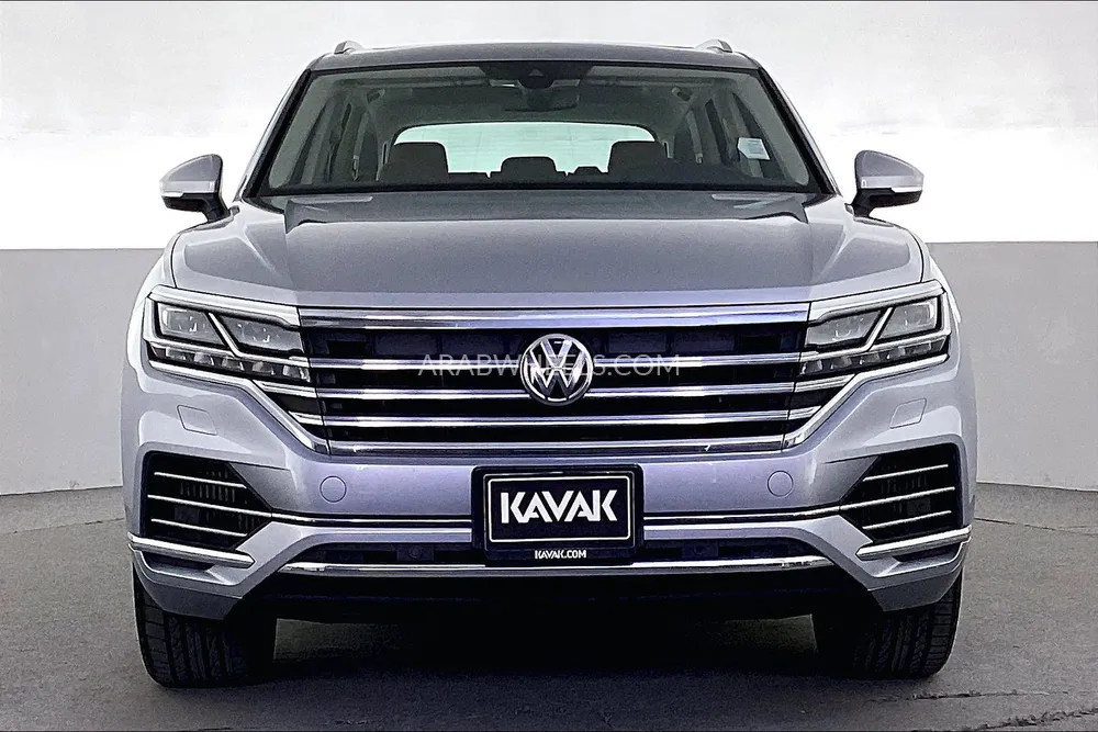 Volkswagen Touareg 2018 for Sale in Sharjah Image-2