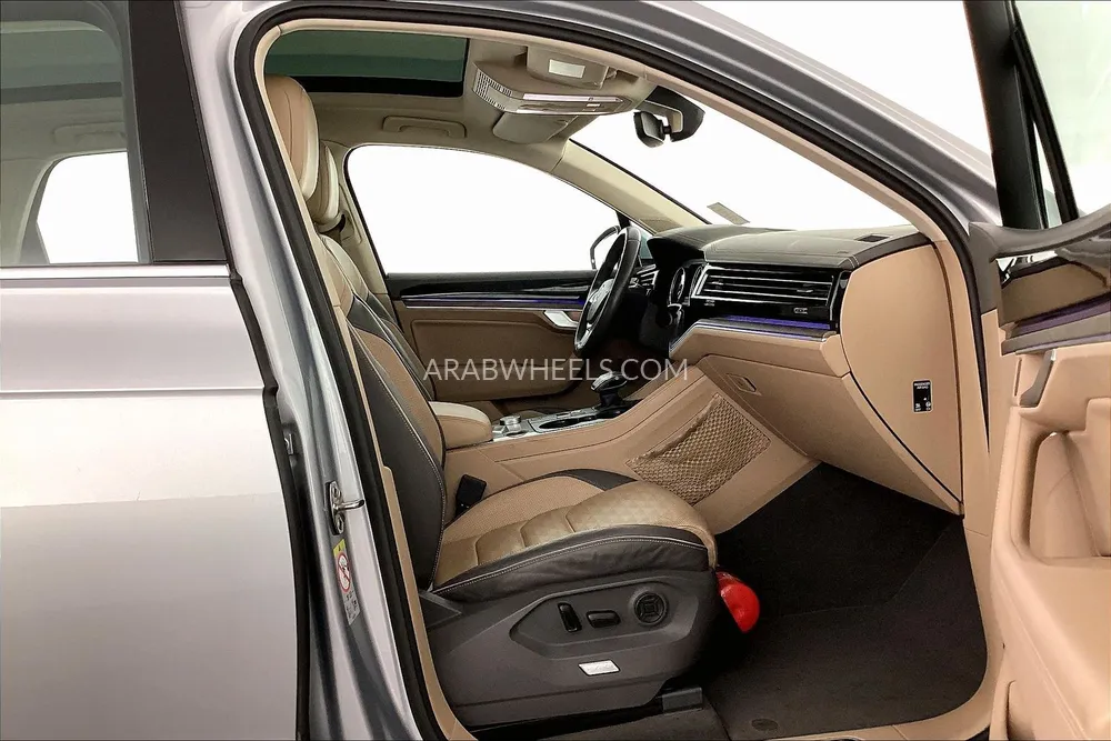Volkswagen Touareg 2018 for Sale in Sharjah Image-24
