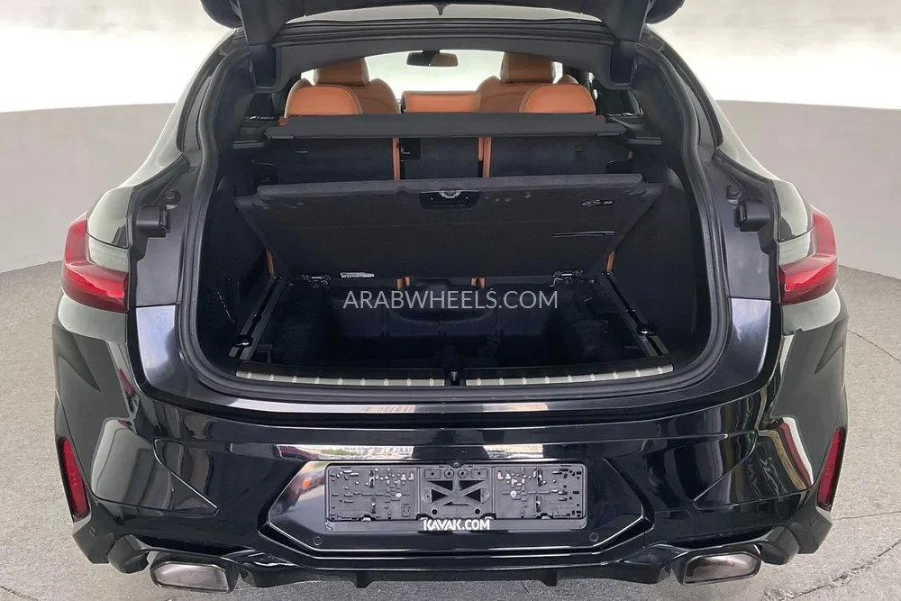 BMW X4 2023 for Sale in Sharjah Image-15