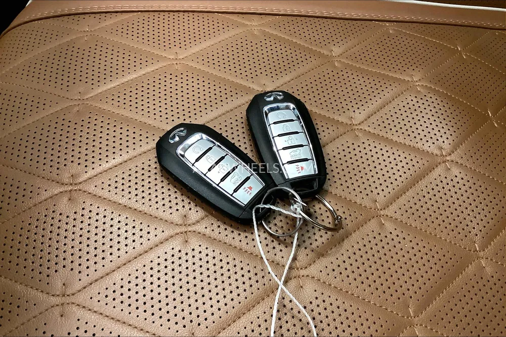 Infiniti QX60 2024 for Sale in Sharjah Image-17