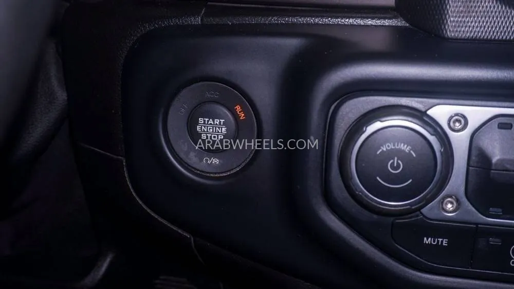 Jeep Wrangler 2019 for Sale in Sharjah Image-11