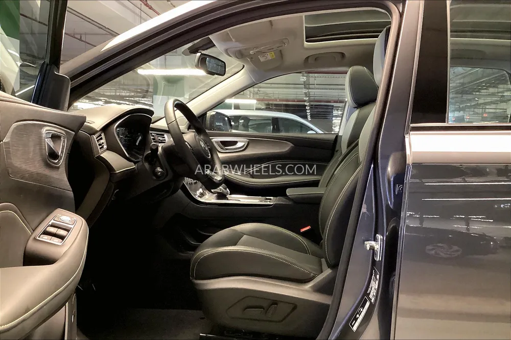 إم جي RX5 2025 for Sale in دبي Image-12