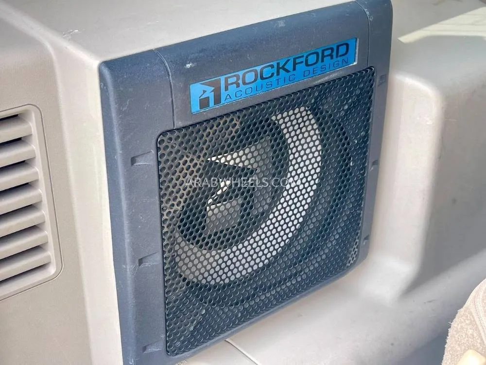 Mitsubishi Pajero 2014 for Sale in Sharjah Image-12