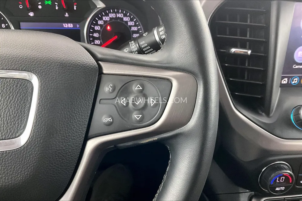 GMC Acadia 2023 for Sale in Dubai Image-22