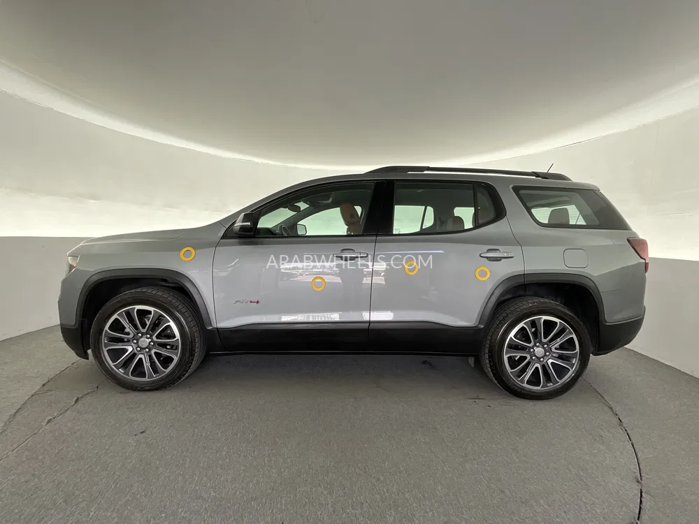 GMC Acadia 2023 for Sale in Dubai Image-31