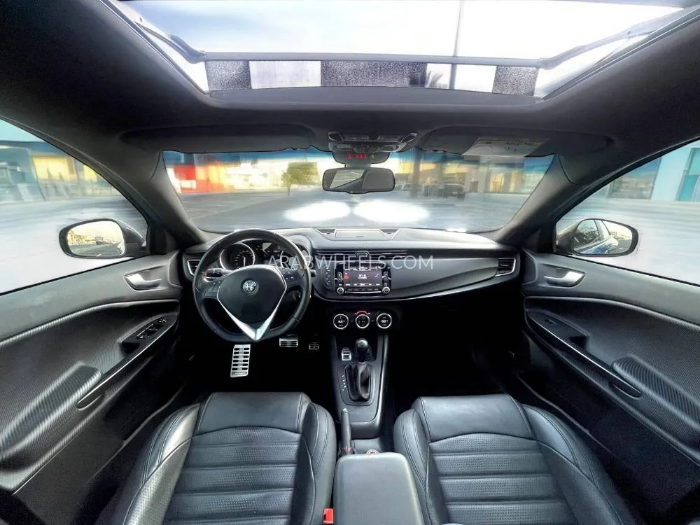 الفا روميو جولييتا 2021 for Sale in دبي Image-12