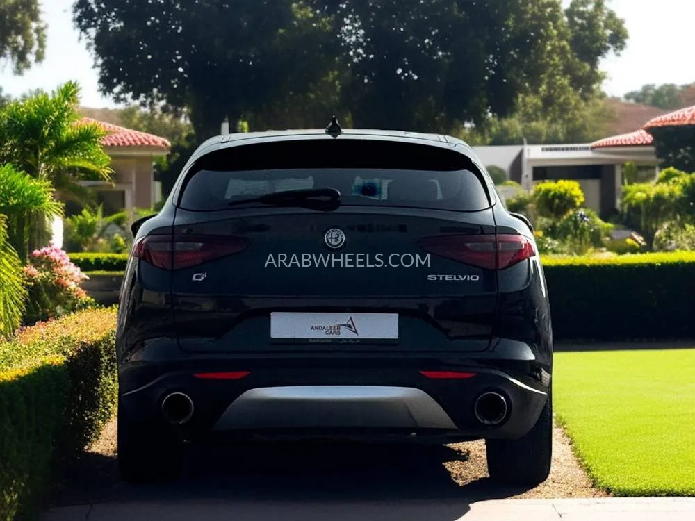 الفا روميو ستيلفيو 2019 for Sale in دبي Image-6