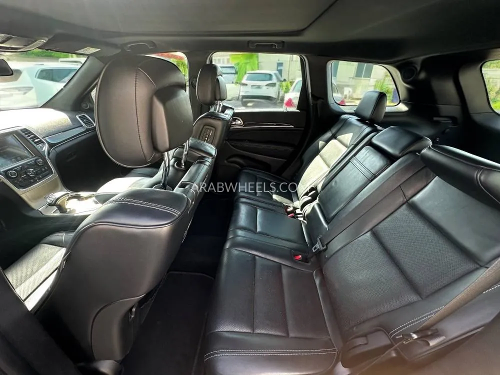 Jeep Grand Cherokee 2019 for Sale in Dubai Image-2