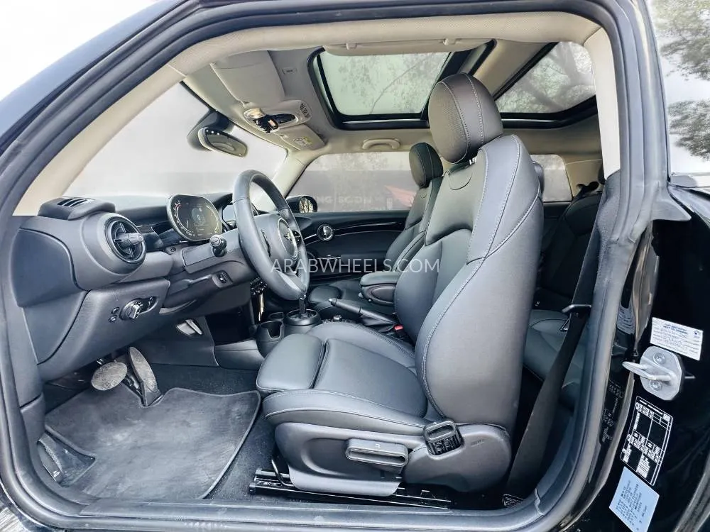 Mini Cooper 2023 for Sale in Dubai Image-19