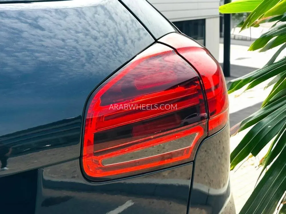 Porsche Cayenne 2016 for Sale in Dubai Image-11
