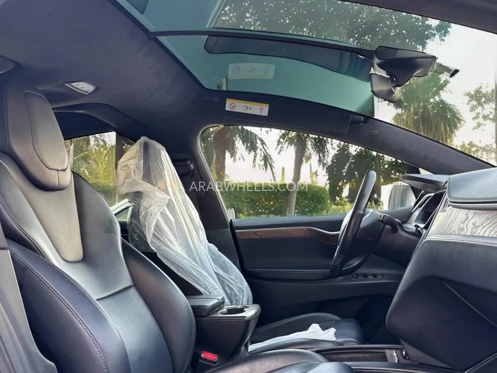 Tesla Model X 2017 for Sale in Dubai Image-16