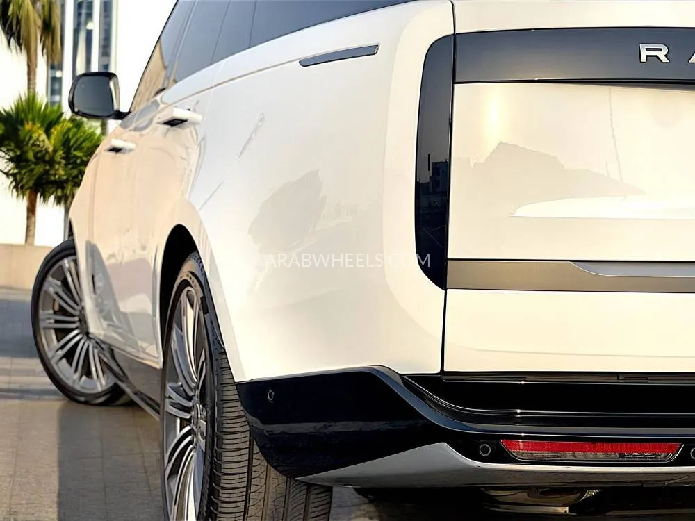 Land Rover Range Rover 2023 for Sale in Dubai Image-10