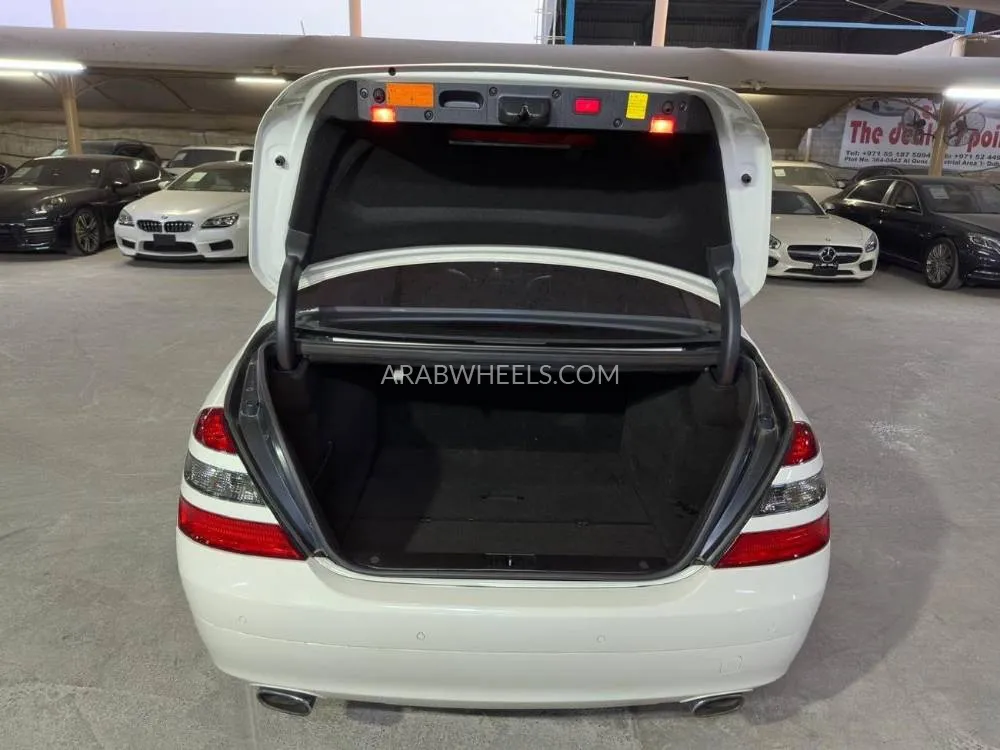 Mercedes Benz CLS Class 2007 for Sale in Dubai Image-11