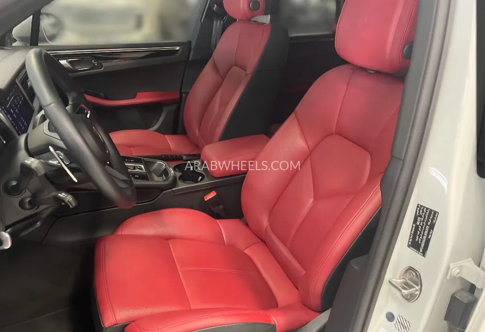 Porsche Macan 2024 for Sale in Dubai Image-5