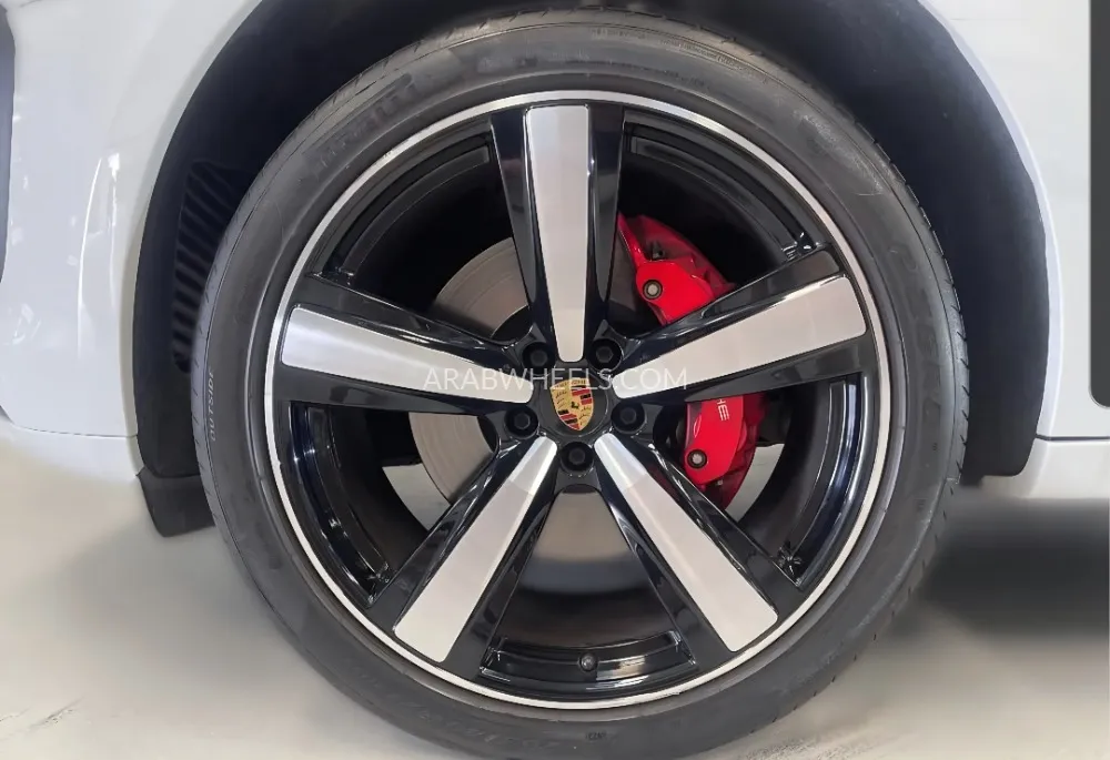 Porsche Macan 2024 for Sale in Dubai Image-7